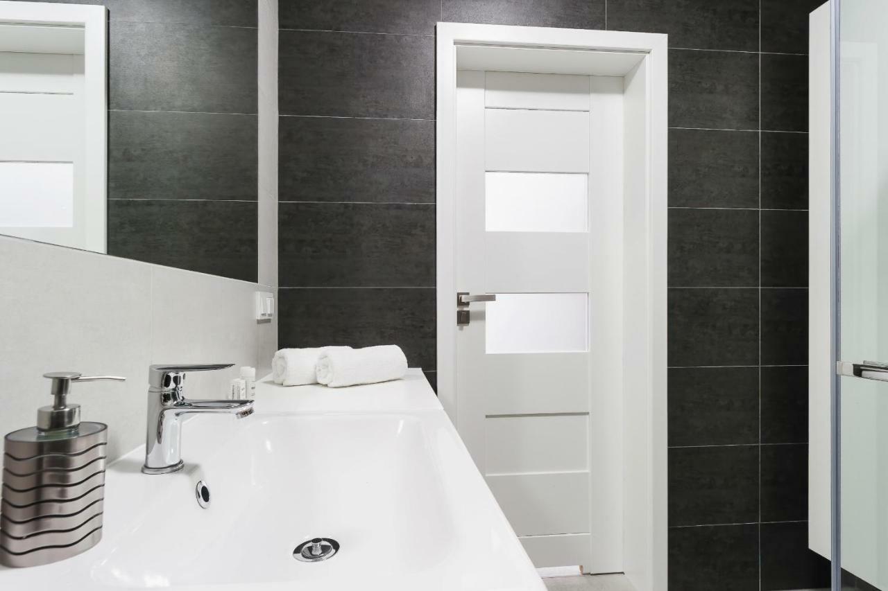 Apartments Claro II By Noclegi Renters Krakow Dış mekan fotoğraf